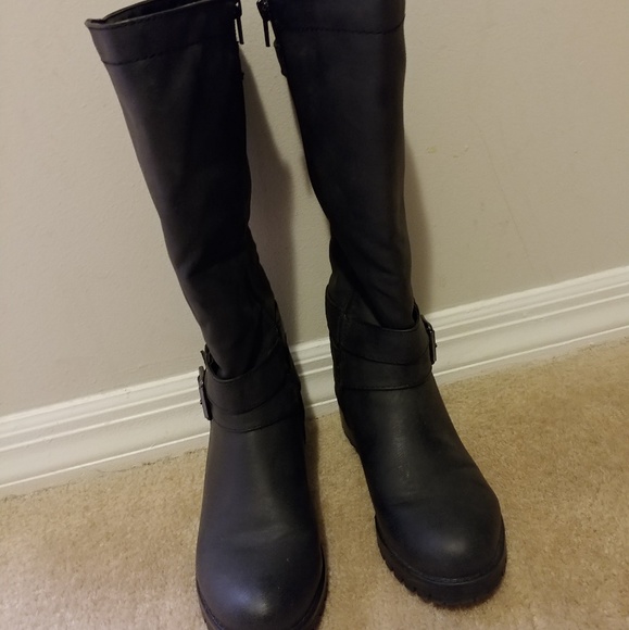 Boots - Picture 2 of 3